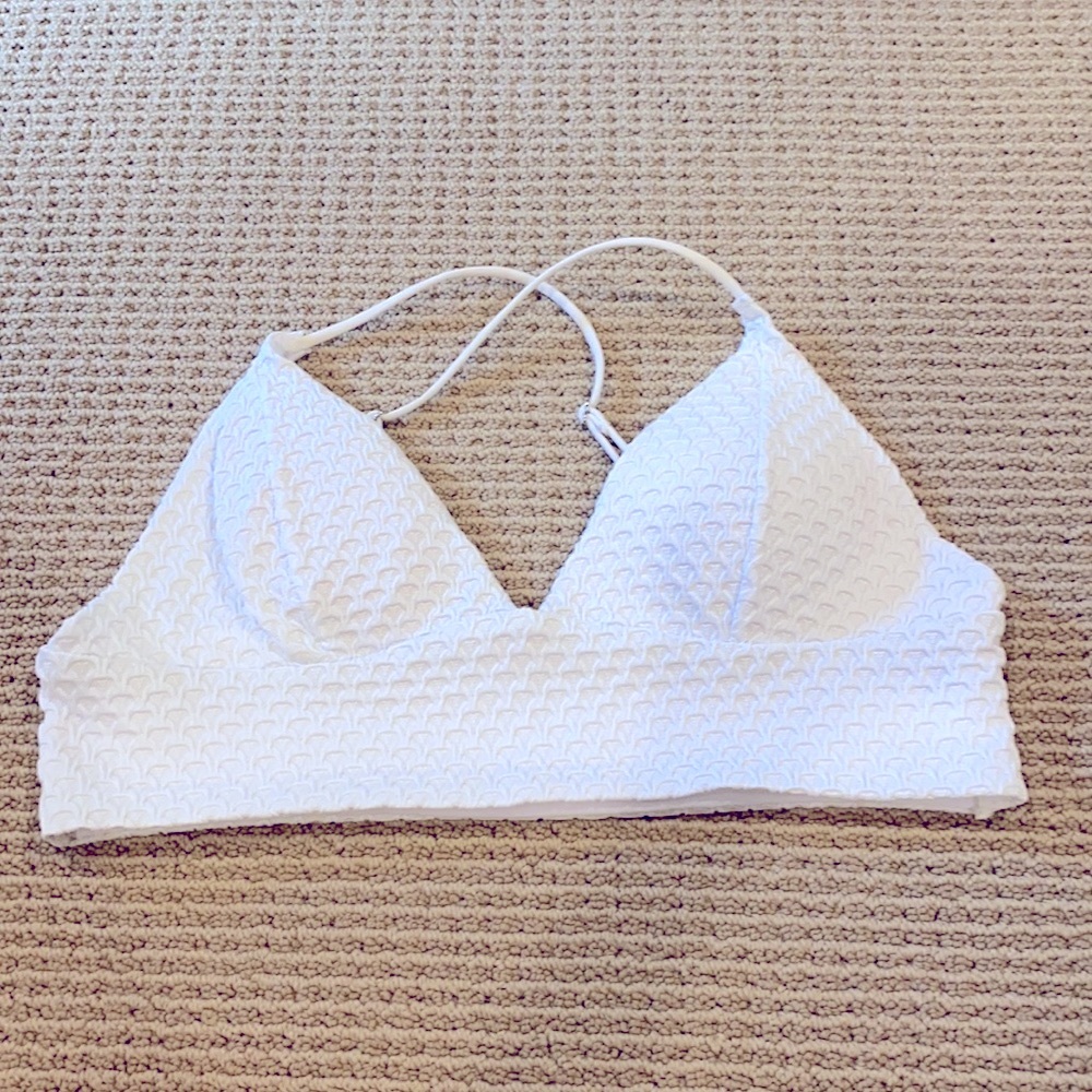H&M WHITE HALTER TOP CRISSCROSS OR NOT BRALETTE
